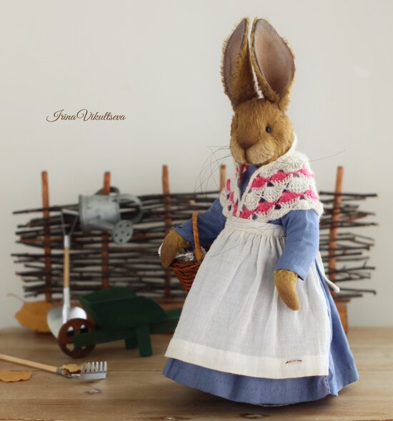 Mrs Josephine Rabbit with a shawl by Irina Vikultseva - Bear Pile