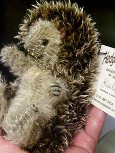 Hedgehog by Sue Quinn-Hedgehog Corner - Bear Pile