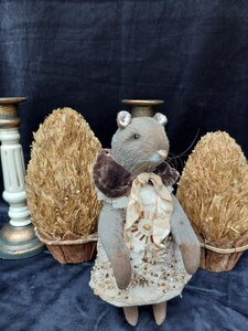 Rose by Susanne Tauber - Bear Pile