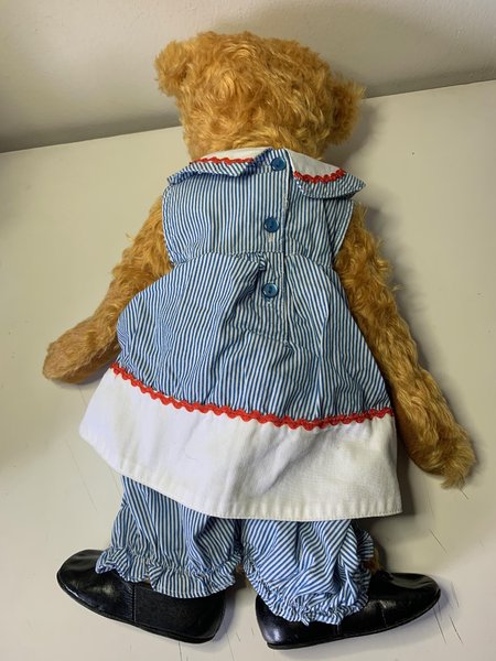 Hanna Bear by Heidi Steiner - Bear Pile
