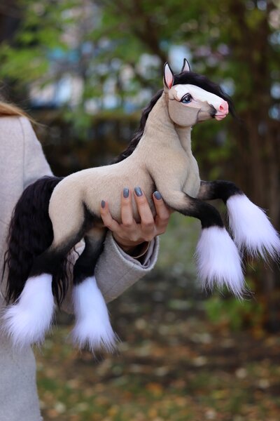 Horse poseable by Anna Silverfox - Bear Pile