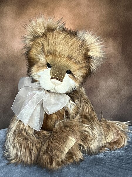 Sticky Toffee by Charlie Bears - Bear Pile