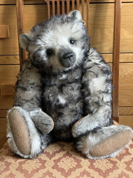 Bisson Bear Amberley by Gail Thorton - Bear Pile
