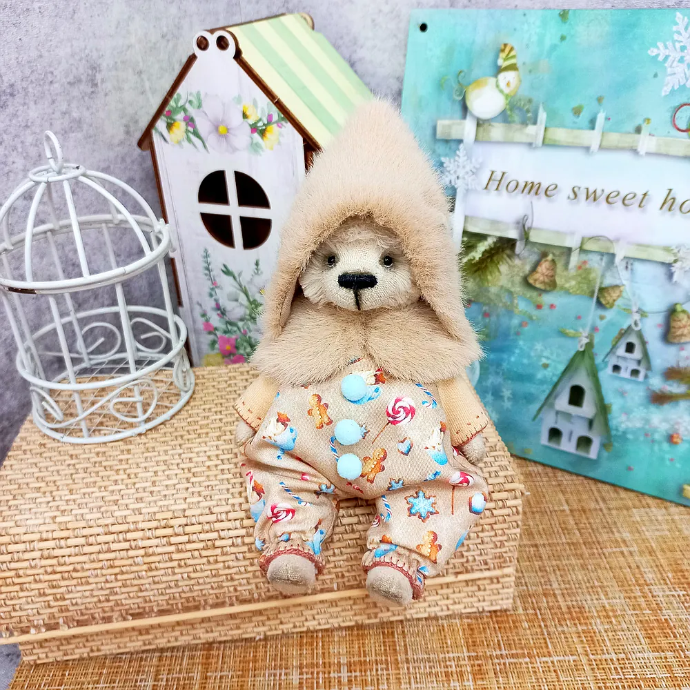 Oliver by Valentina Davletgareeva - Bear Pile