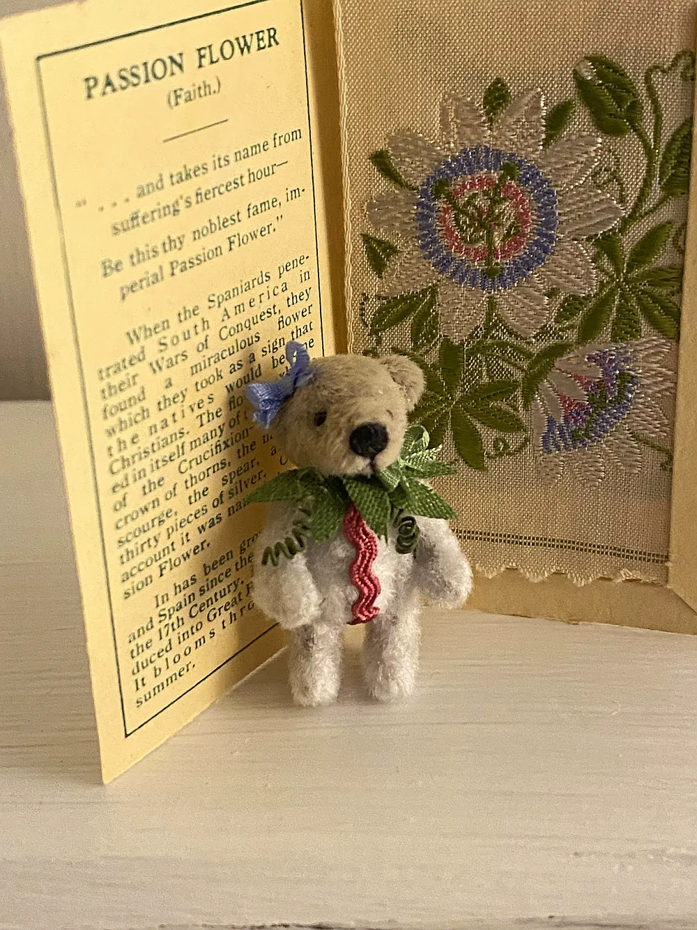 Ric Rac Corners Lady Passion flower by Sally Lambert - Bear Pile
