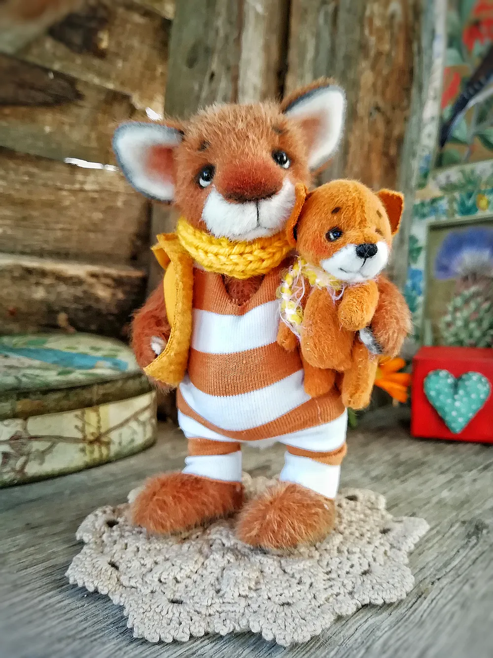 Fox dad +baby by Olga Maslova - Bear Pile